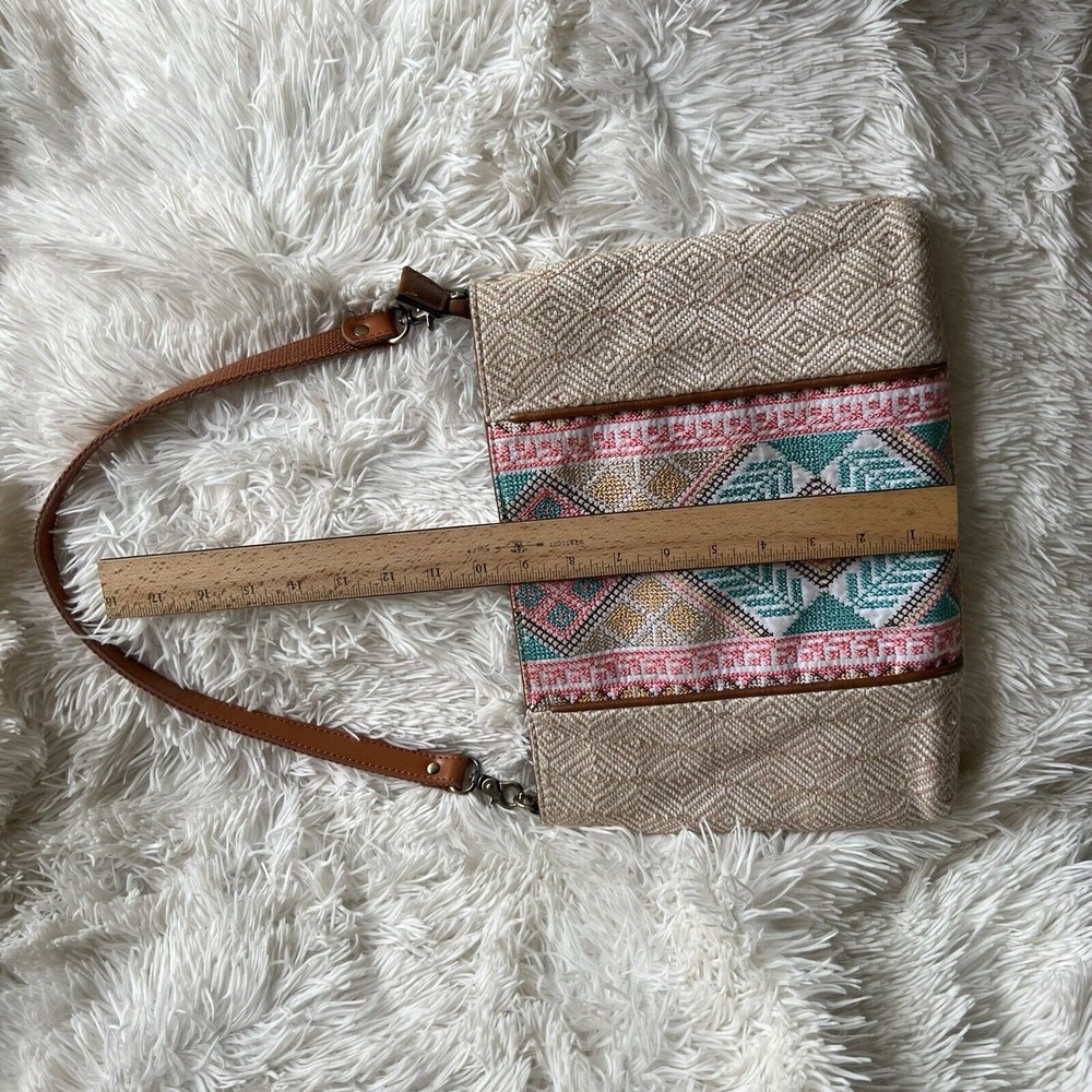 Jen & Co Izzy Shoulder Bag - Picture 4 of 10